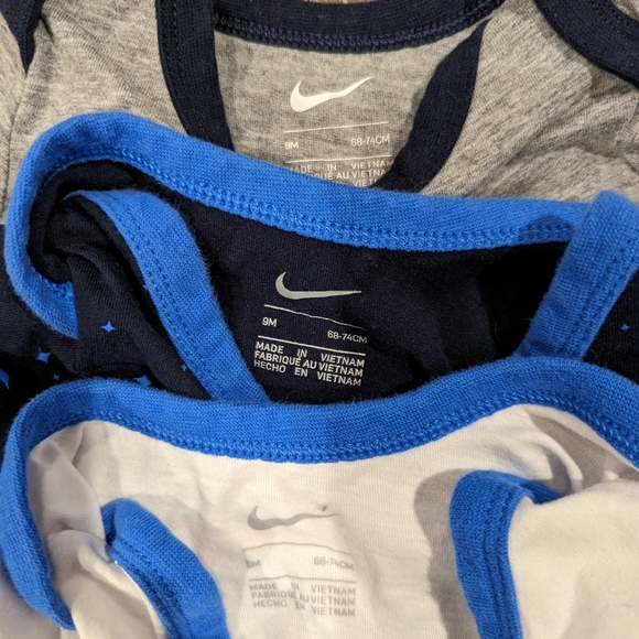 *SOLD* Nike 9 Month Baby Boy Short Sleeve Bodysuit Onesie Bundle Infant 3 Pieces - Picture 3 of 3